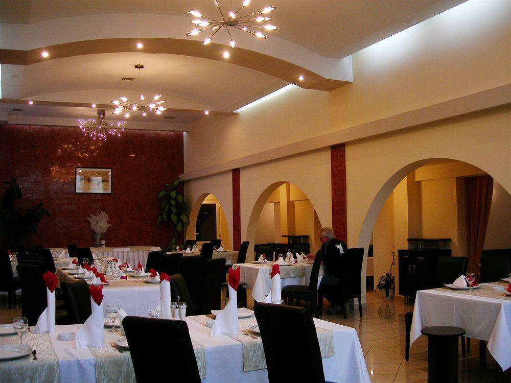 Hotel Apollo Central Sibiu Ngoại thất bức ảnh